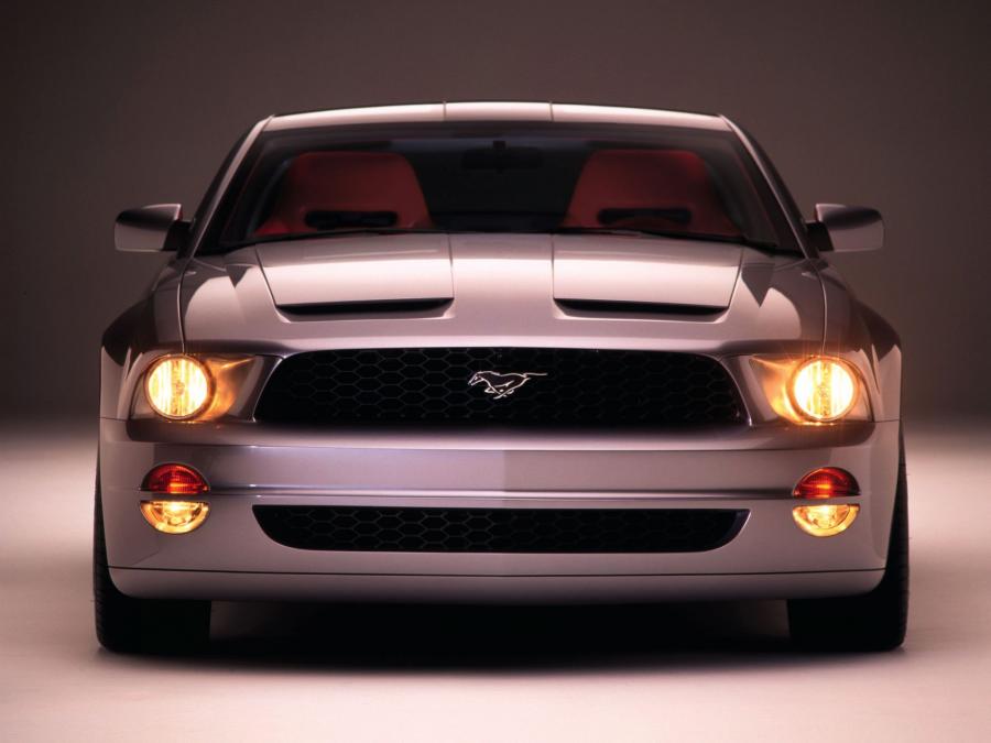  Ford Mustang GT Concept 2003 года  (фото 2 из 31)
